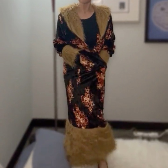 Jennafer Grace Penny Lane Faux Fur Trimmed, Lined, Long Coat, Velvet Print - Picture 3 of 7